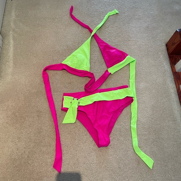 Hot pink and neon green  bikini - Picture 2 of 6